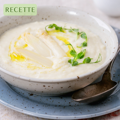 Velouté d'asperges, pointes grillées et œuf poché